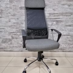 Кресло Barneo K-116 для персонала (серая ткань, черная сетка) в Заречном - zarechnyy.mebel24.online | фото 1